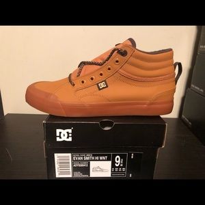 DC Evan Smith Wnt Size 9.5 NWT